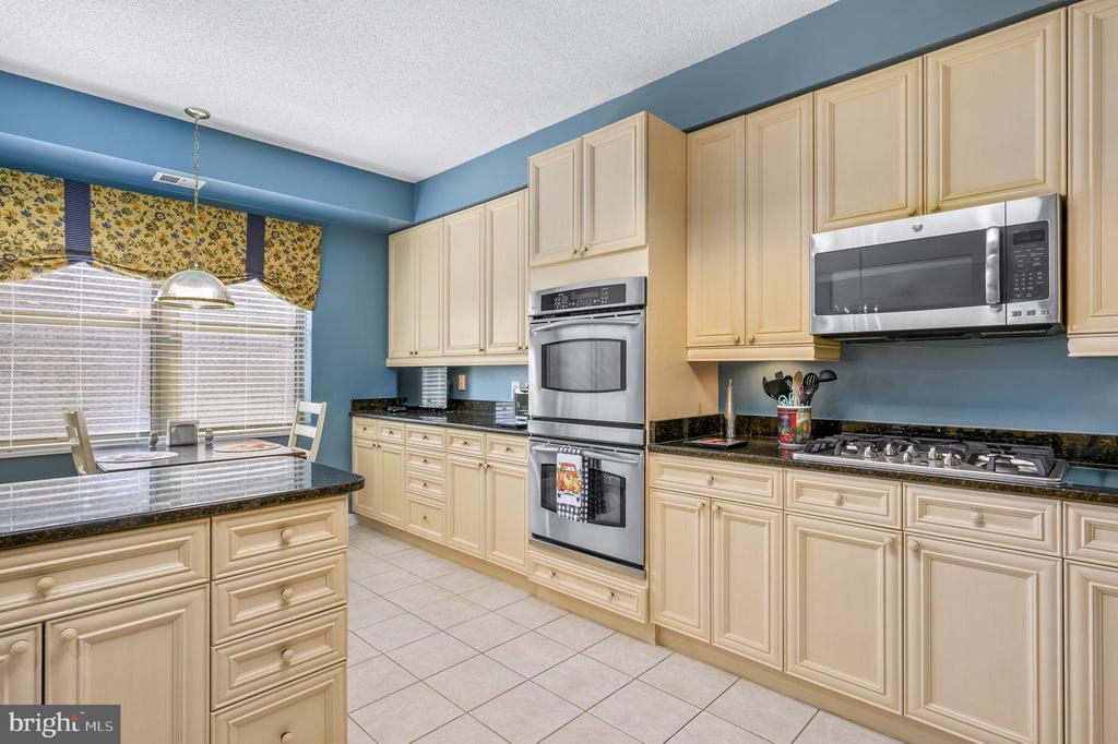 19350 Magnolia Grove Sq #109