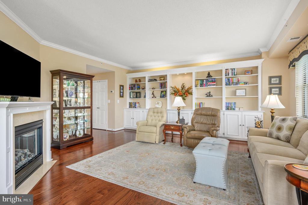 19350 Magnolia Grove Sq #109