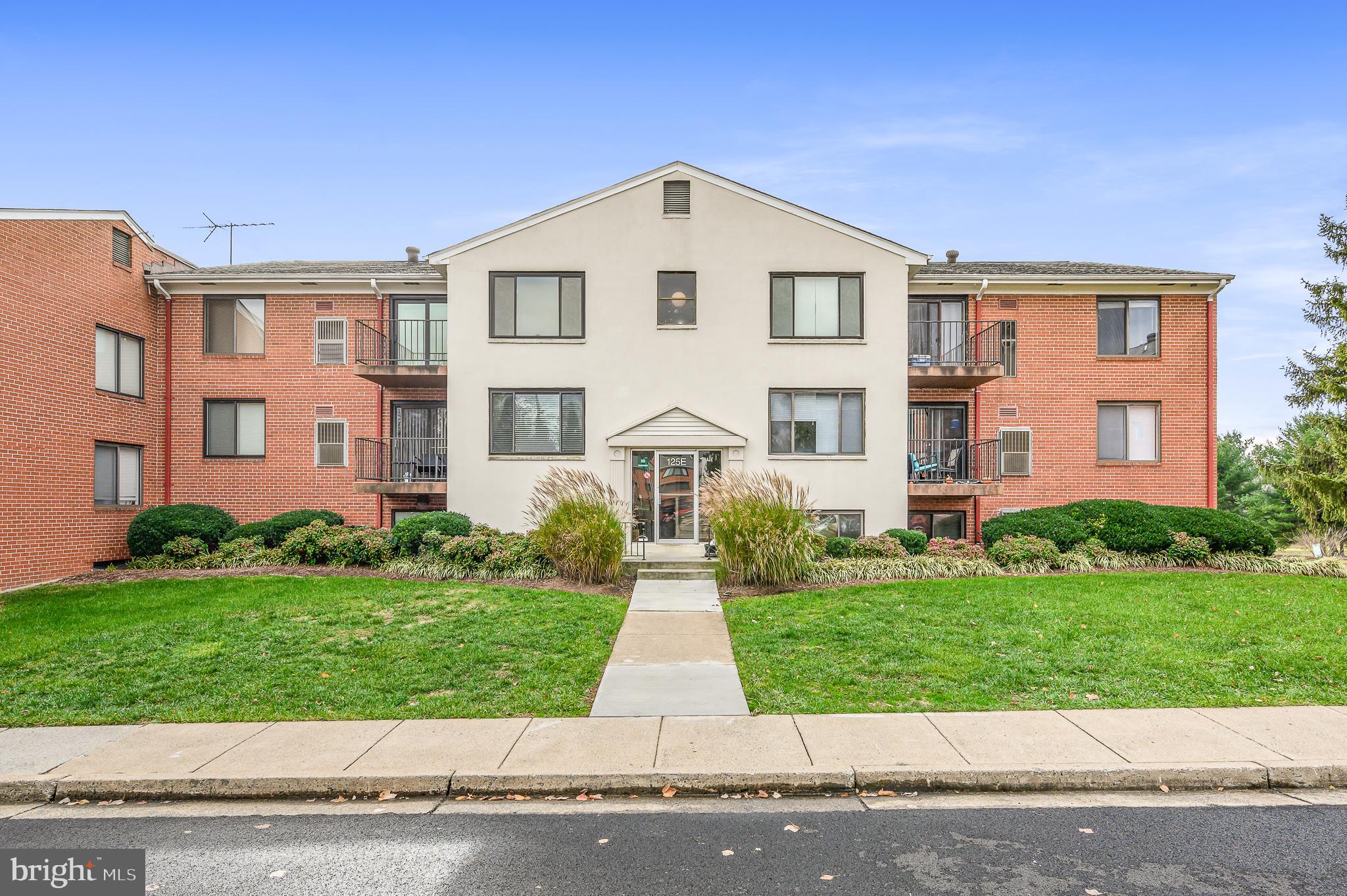 125-E Clubhouse Dr SW #1