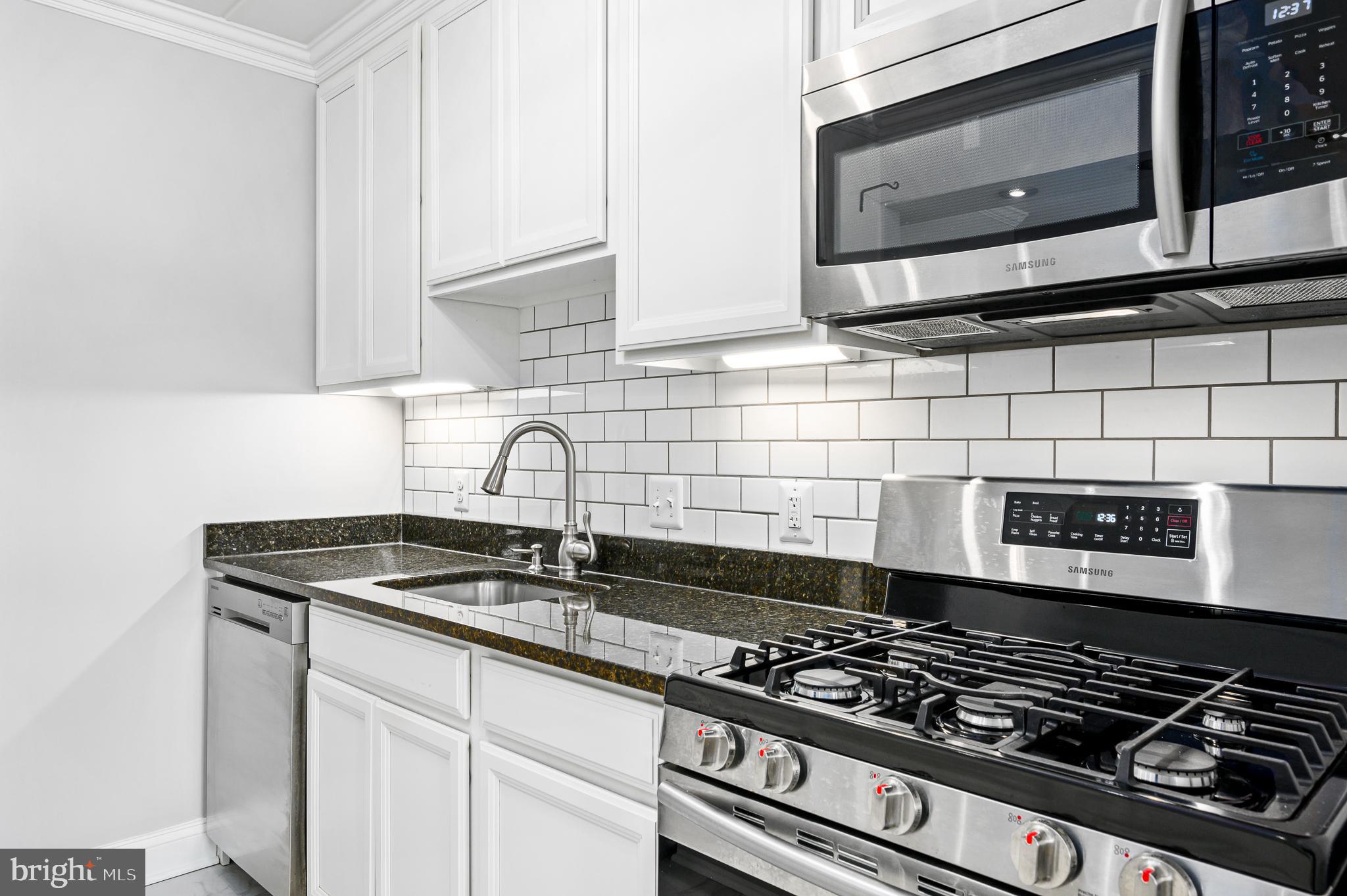 125-E Clubhouse Dr SW #1