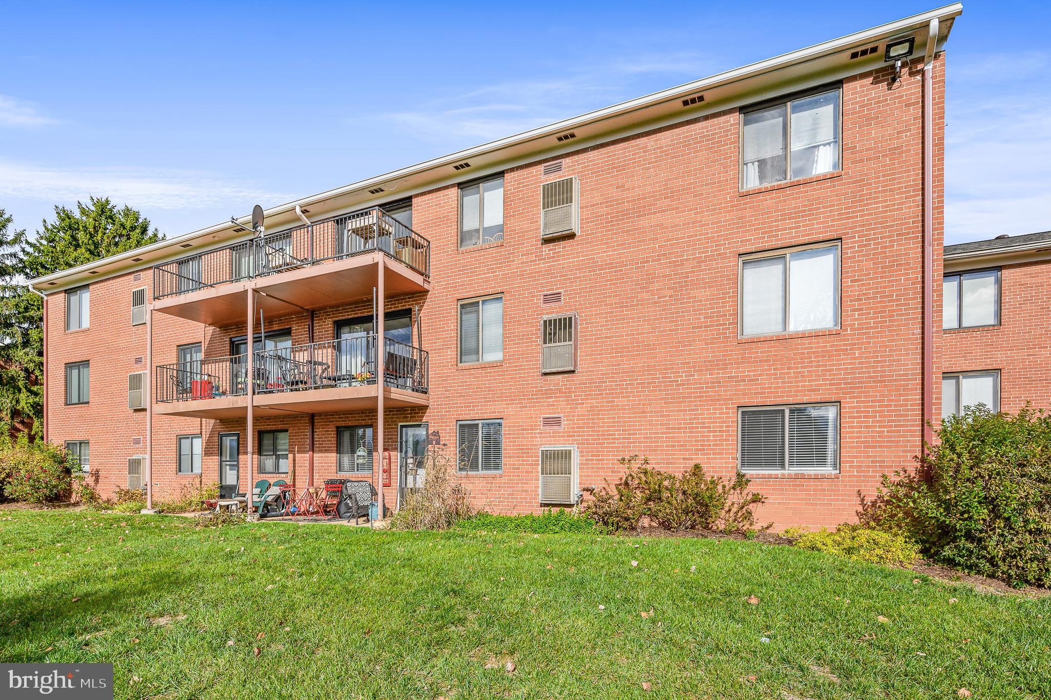 125-E Clubhouse Dr SW #1