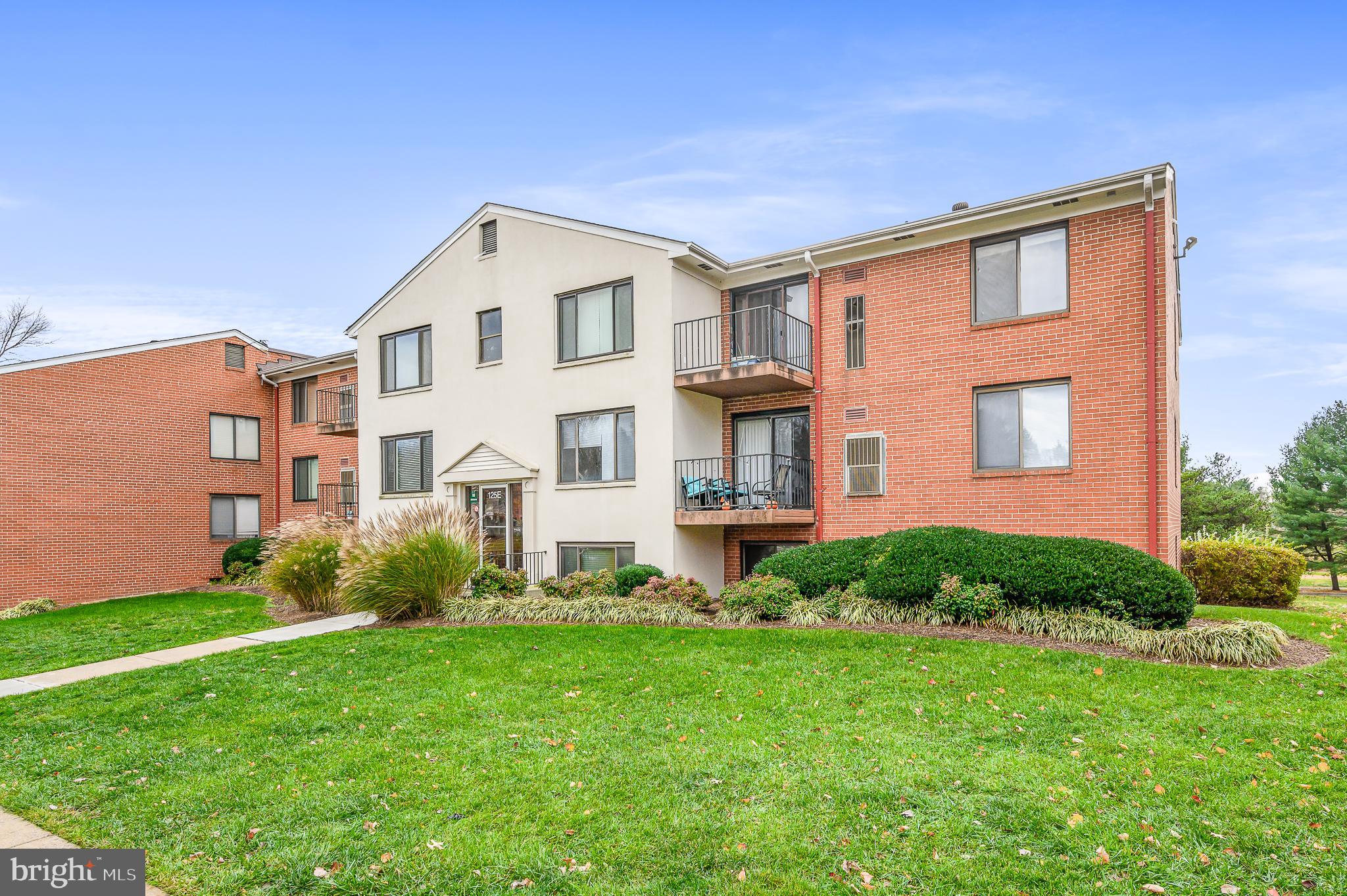 125-E Clubhouse Dr SW #1