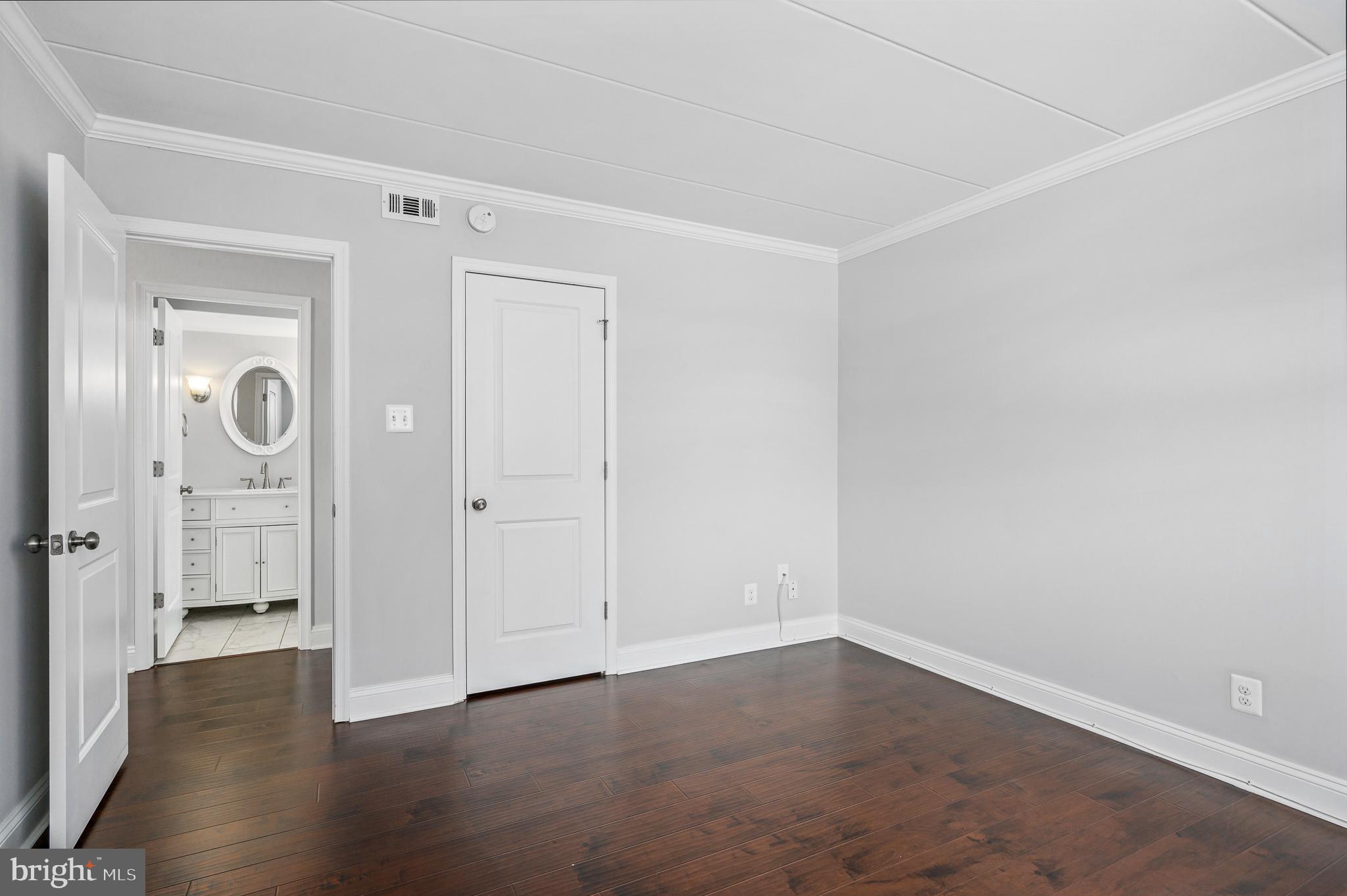 125-E Clubhouse Dr SW #1