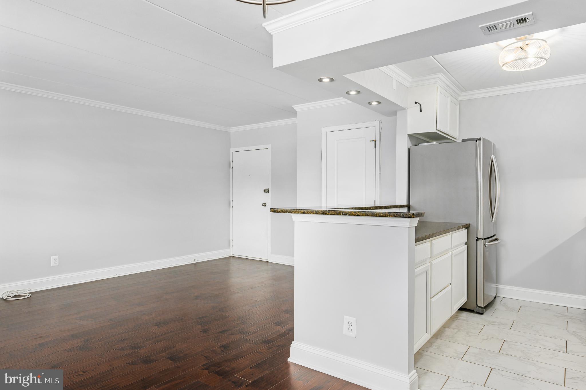 125-E Clubhouse Dr SW #1