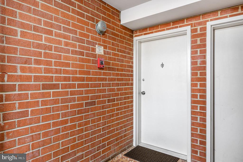 125-E Clubhouse Dr SW #1