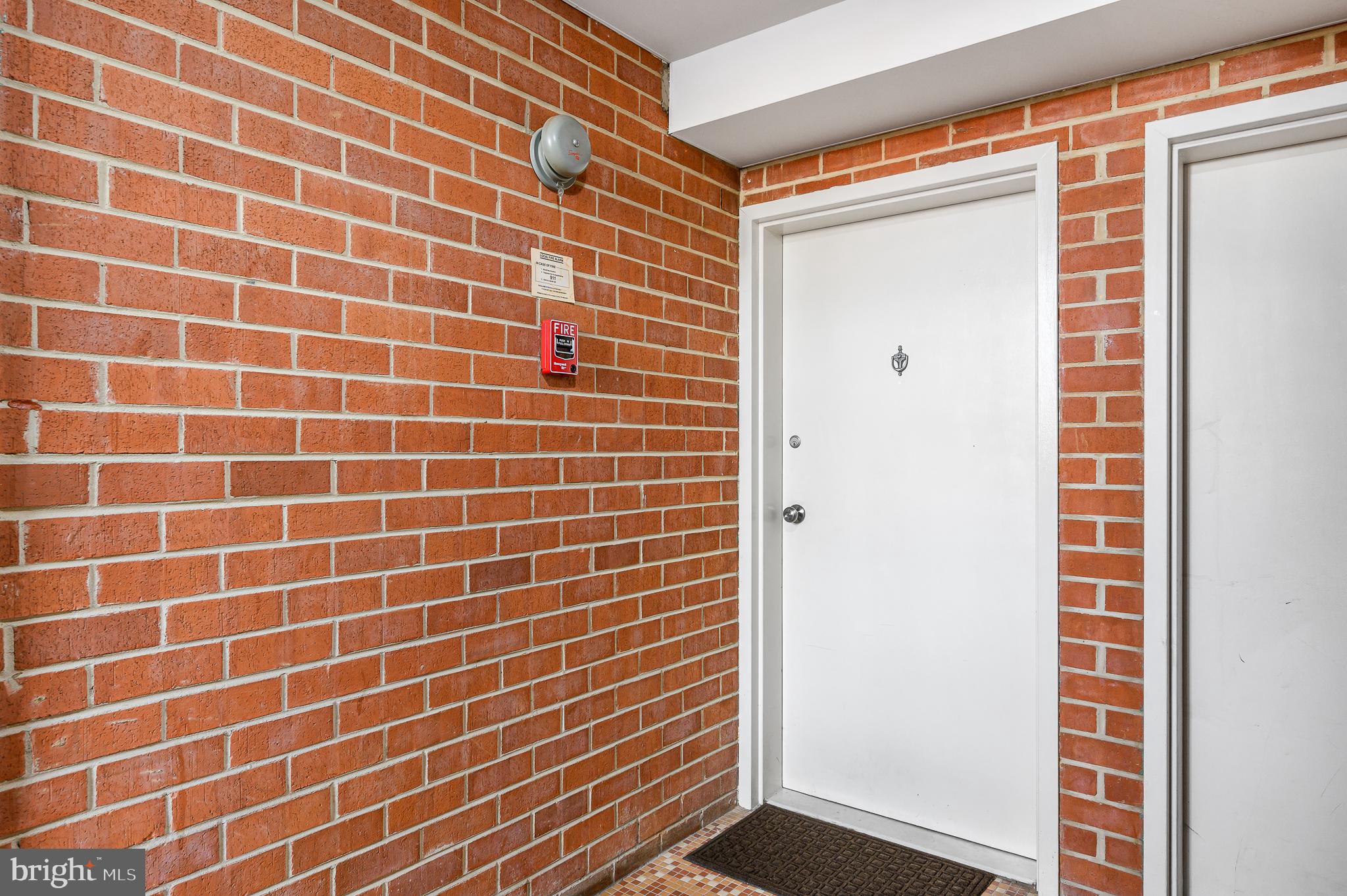 125-E Clubhouse Dr SW #1