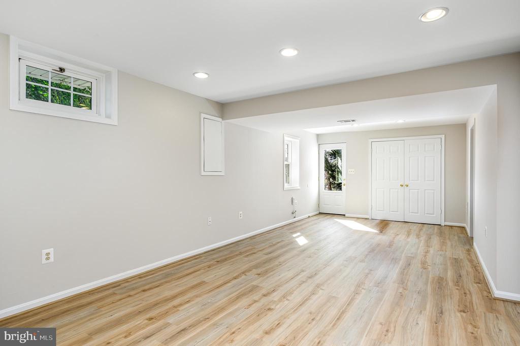 43356 Wayside Cir