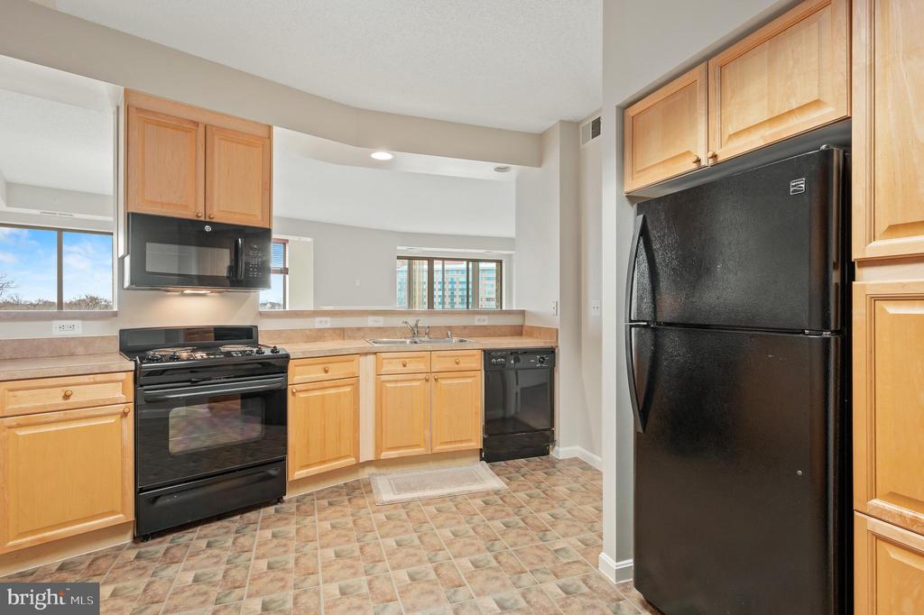 19355 Cypress Ridge Ter #821