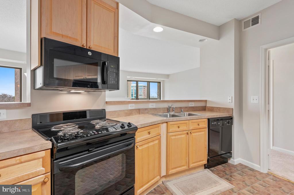 19355 Cypress Ridge Ter #821