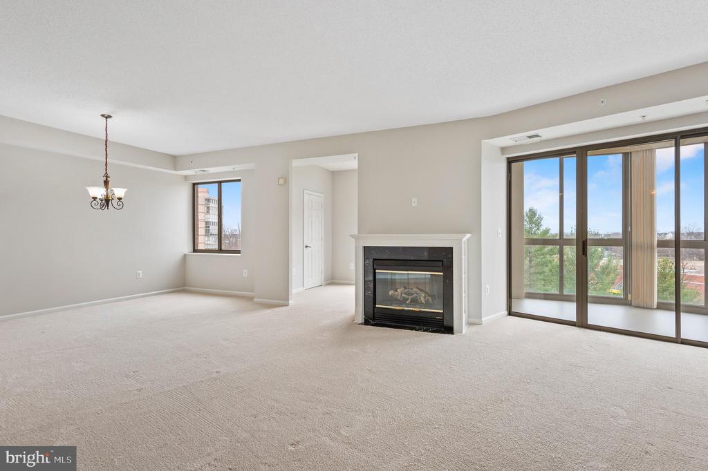 19355 Cypress Ridge Ter #821