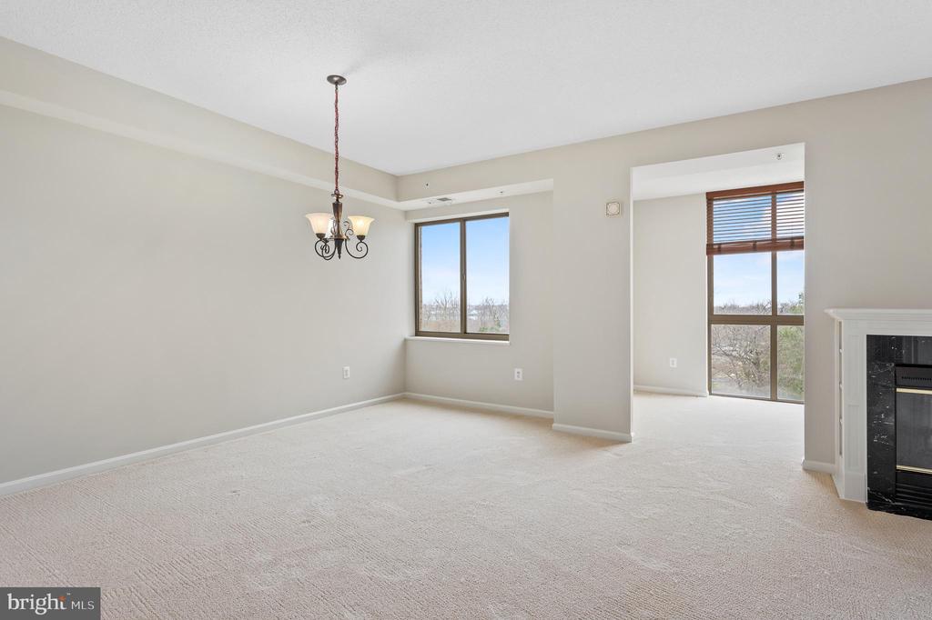 19355 Cypress Ridge Ter #821