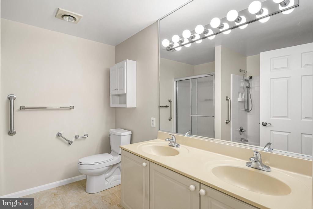 19375 Cypress Ridge Ter #906