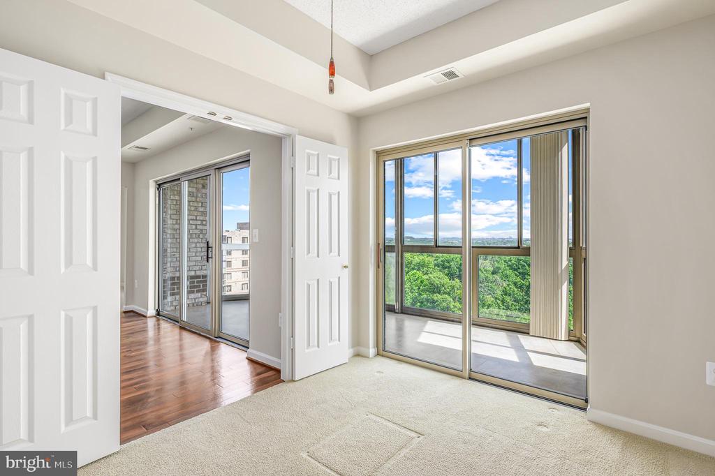 19375 Cypress Ridge Ter #906