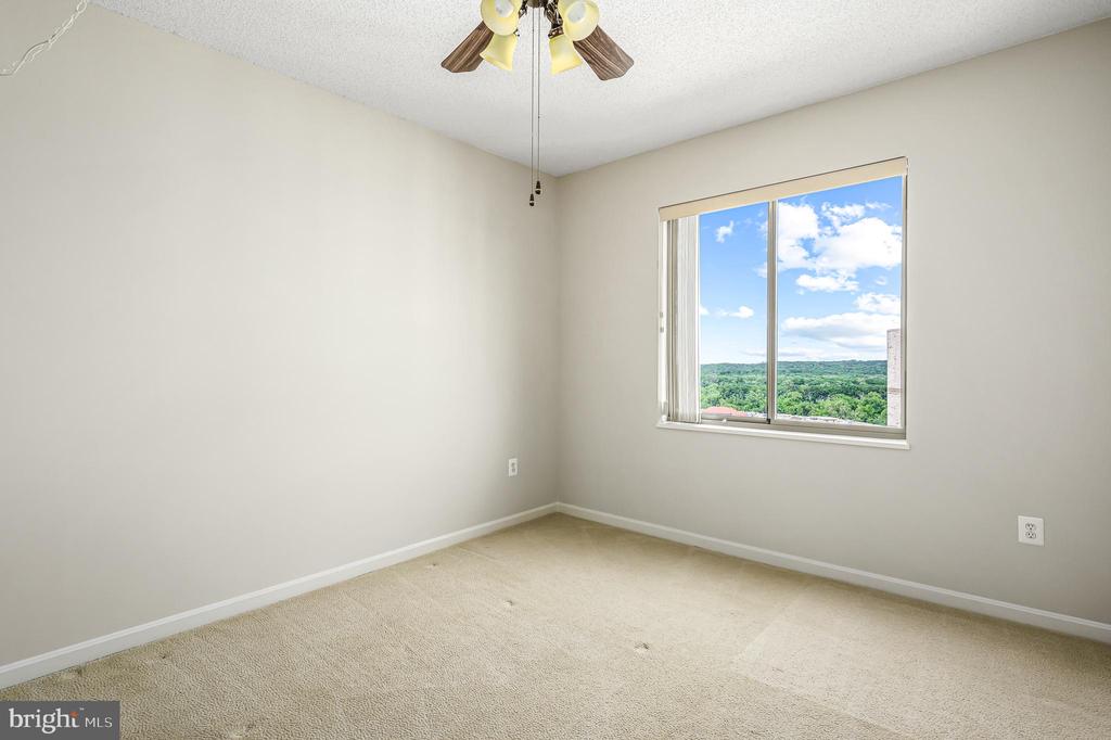19375 Cypress Ridge Ter #906
