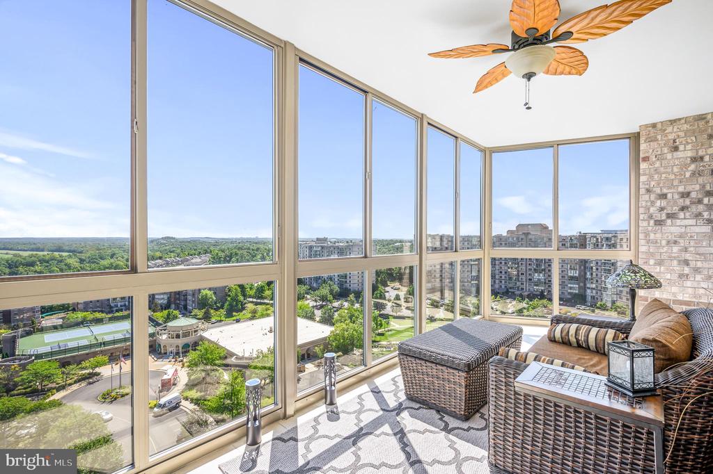19355 CYPRESS RIDGE TER #1106