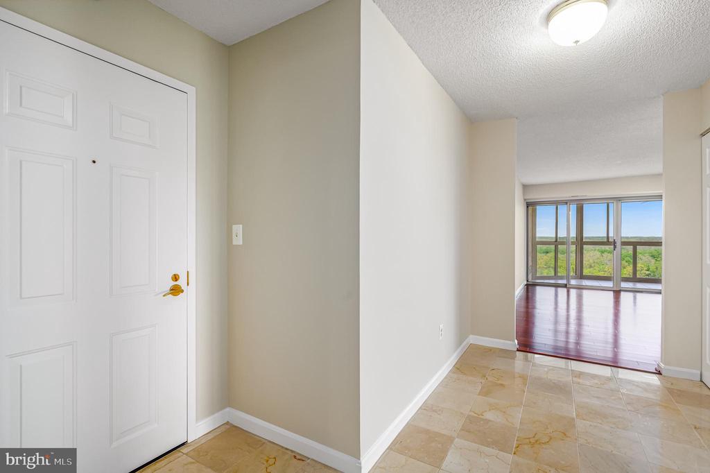 19385 Cypress Ridge Ter #906