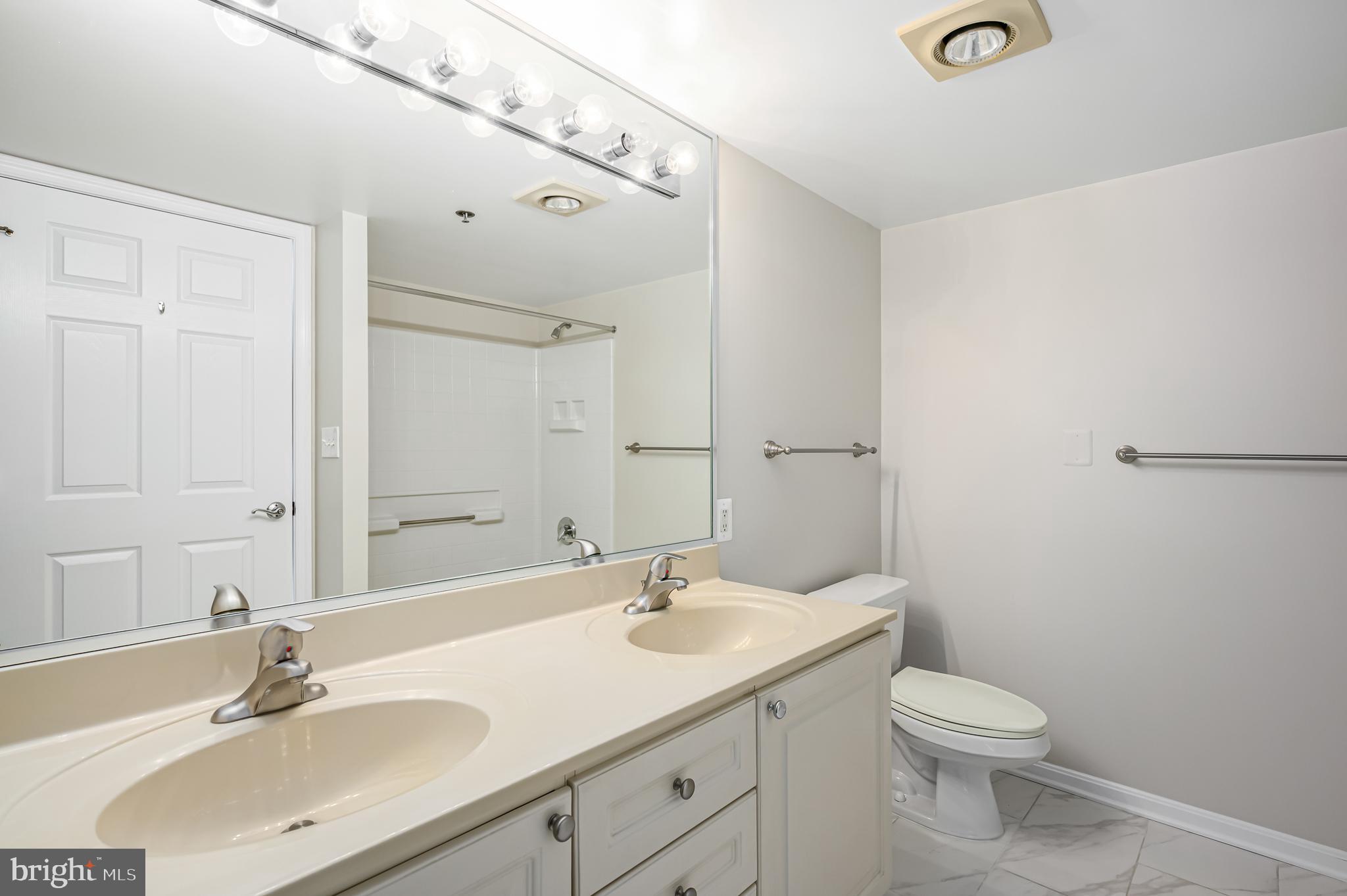 19385 Cypress Ridge Ter #906