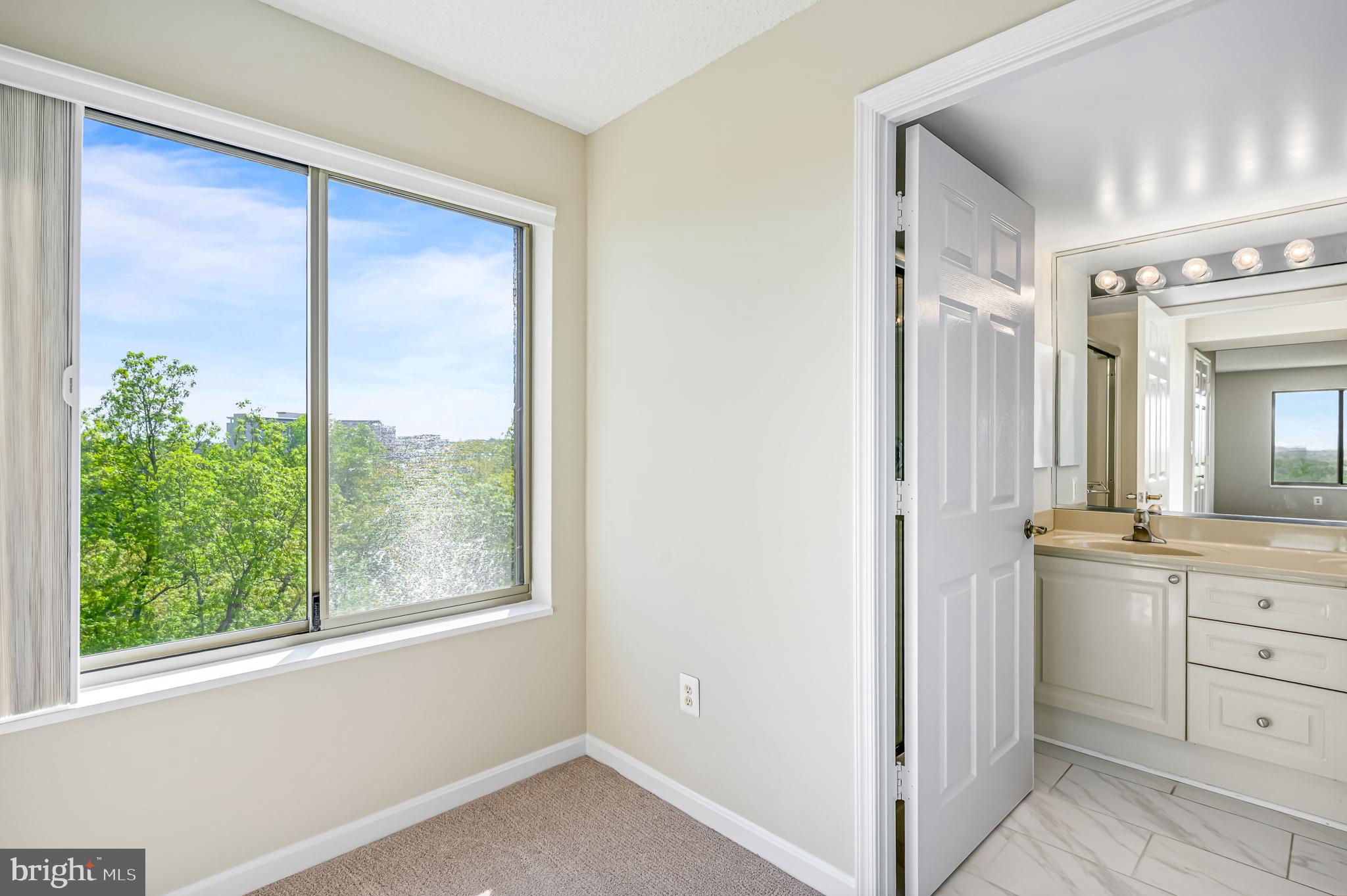 19385 Cypress Ridge Ter #906