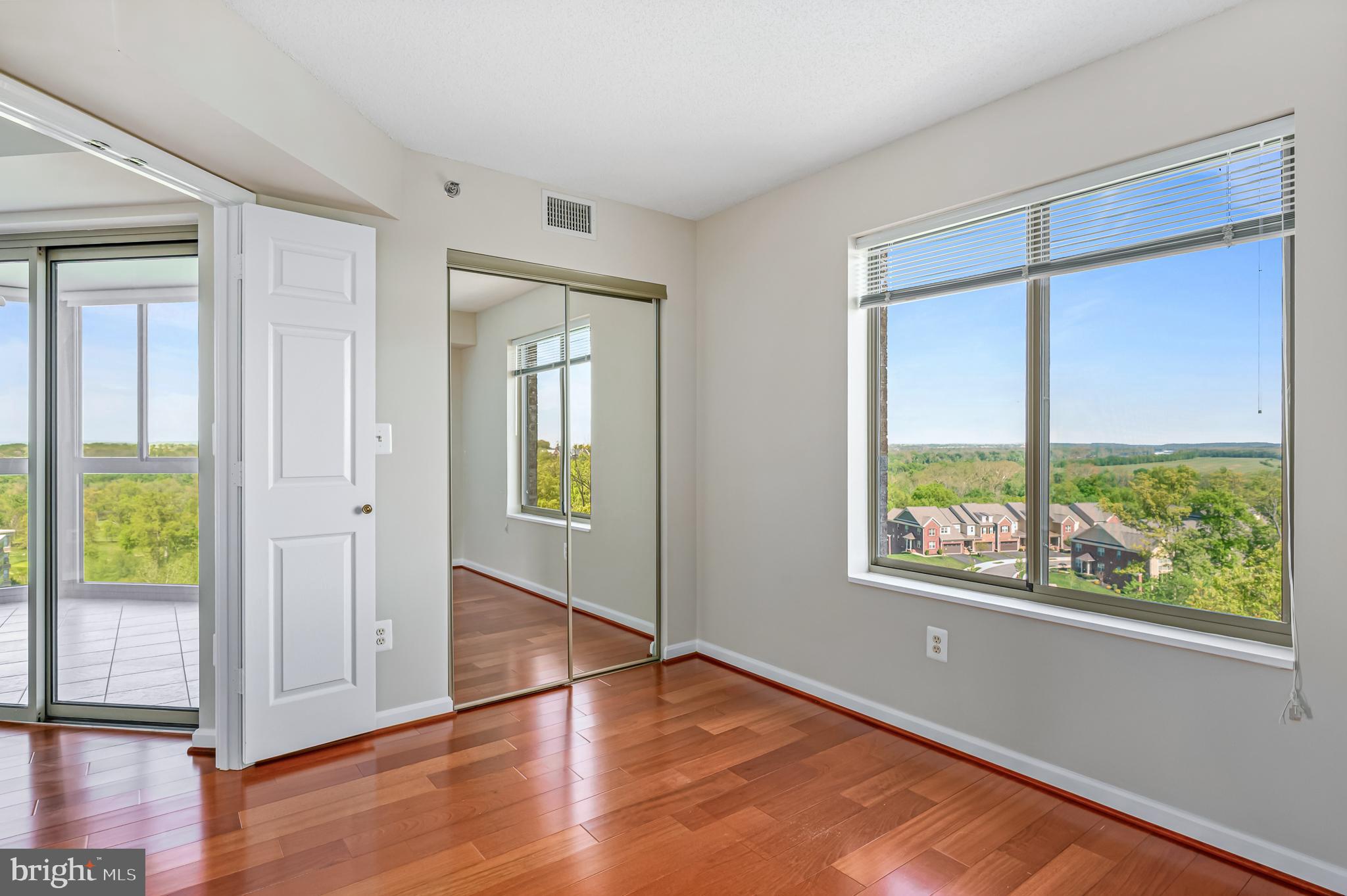 19385 Cypress Ridge Ter #906