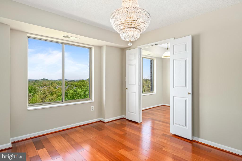19385 Cypress Ridge Ter #906