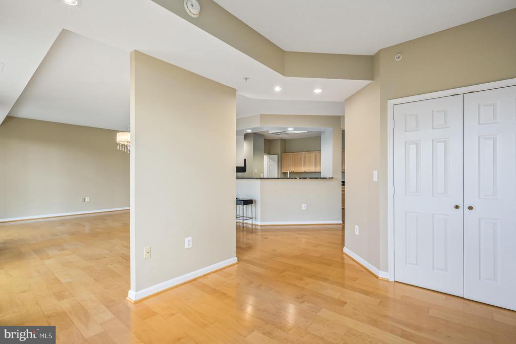 19355 Cypress Ridge Ter #720
