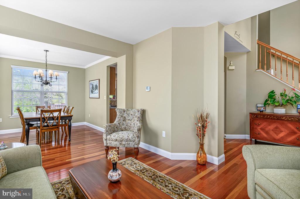 1234 Barksdale Dr NE