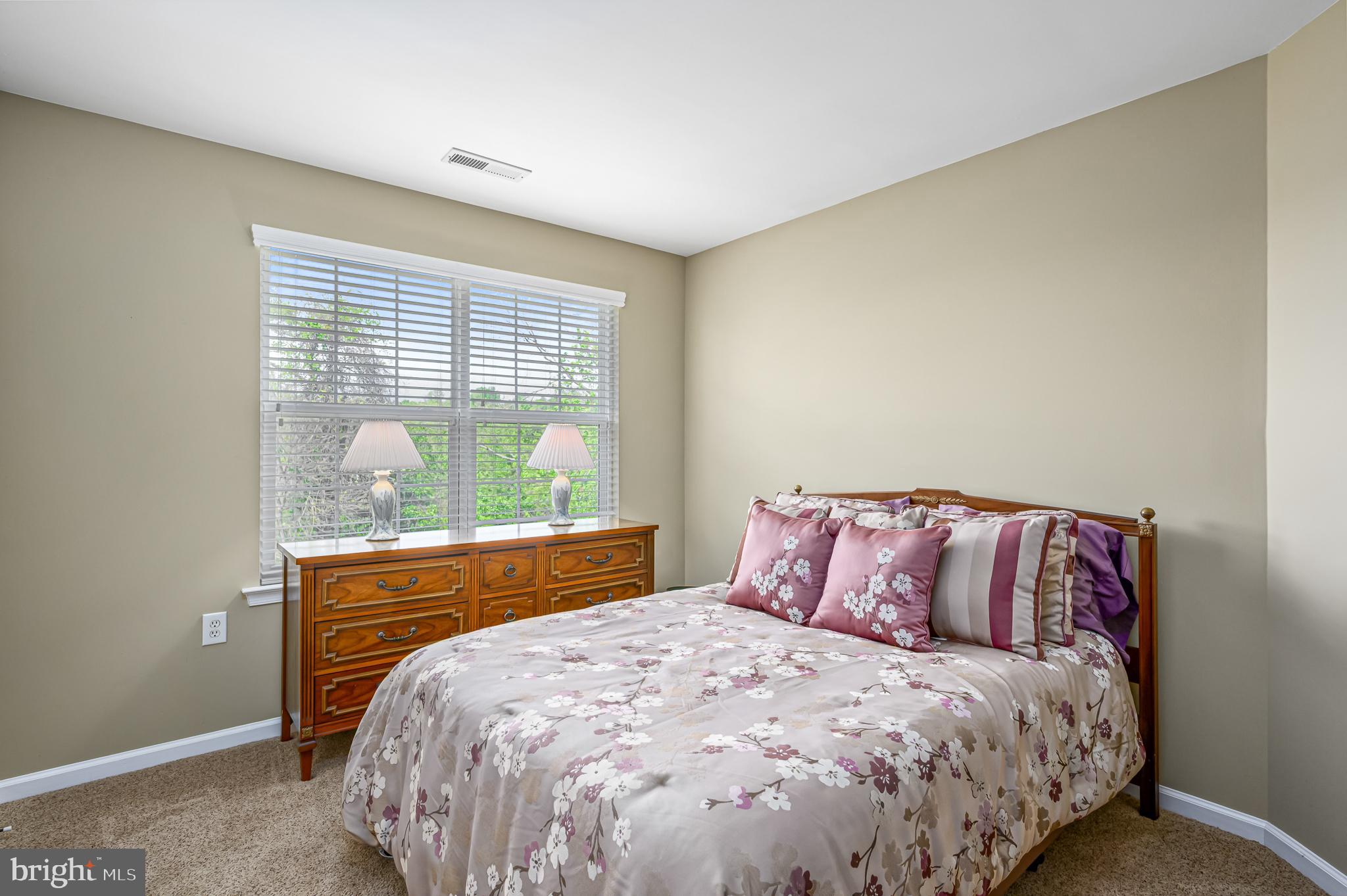 1234 Barksdale Dr NE