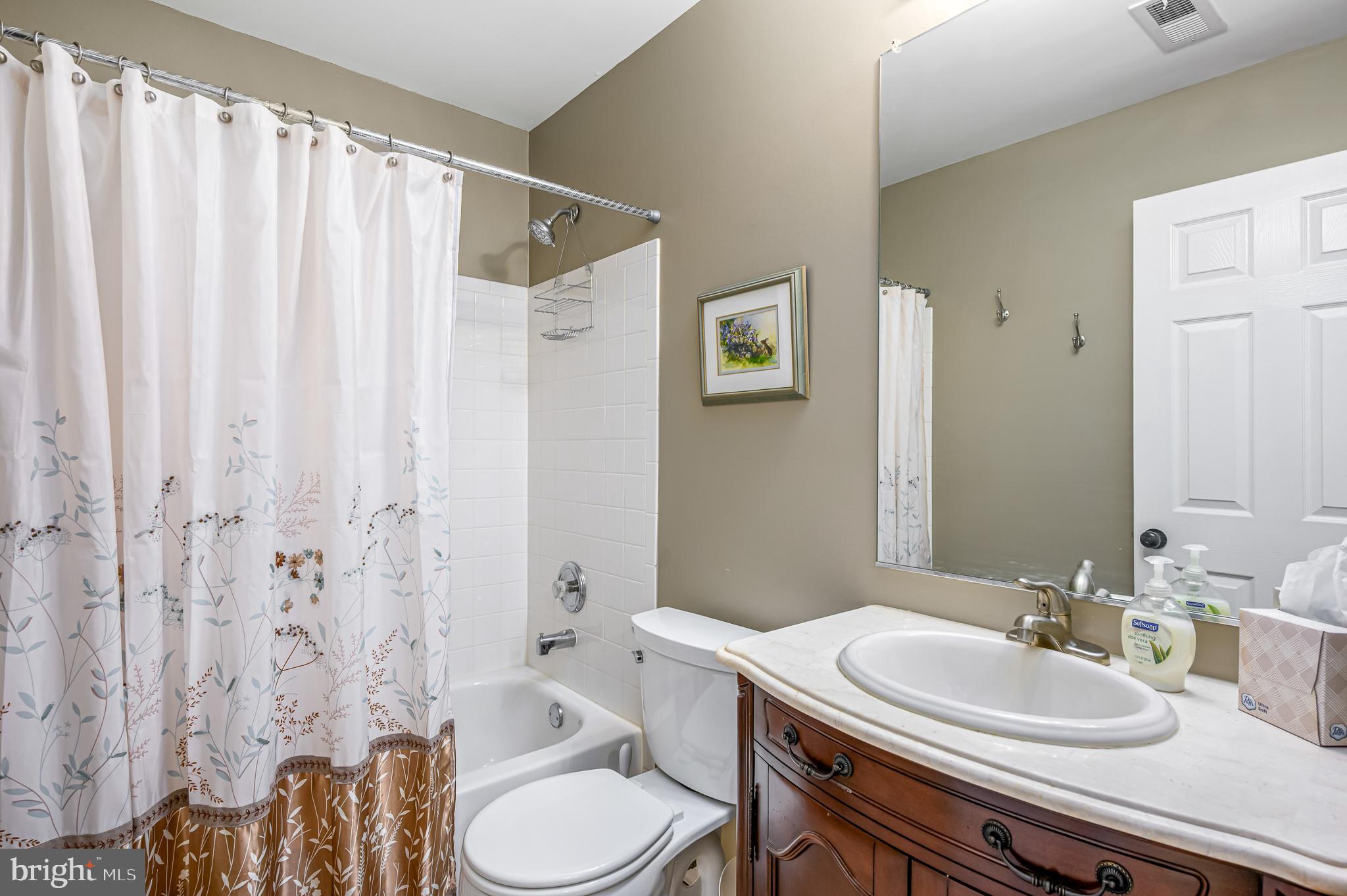 1234 Barksdale Dr NE