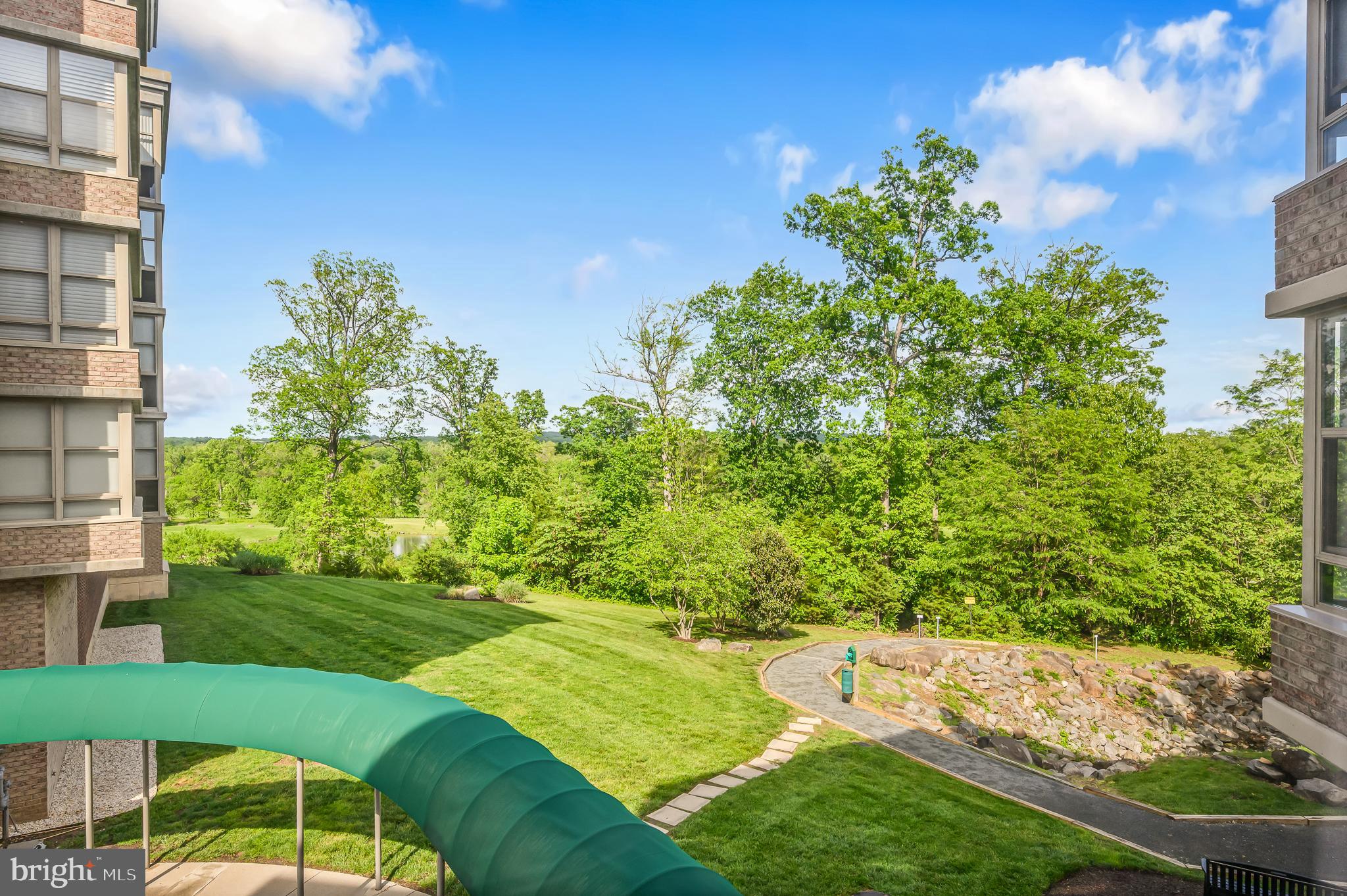 19370 Magnolia Grove Sq #109