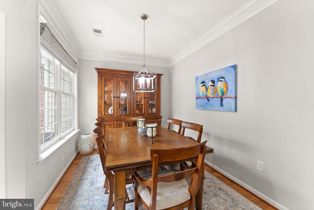 44360 Oakmont Manor Sq