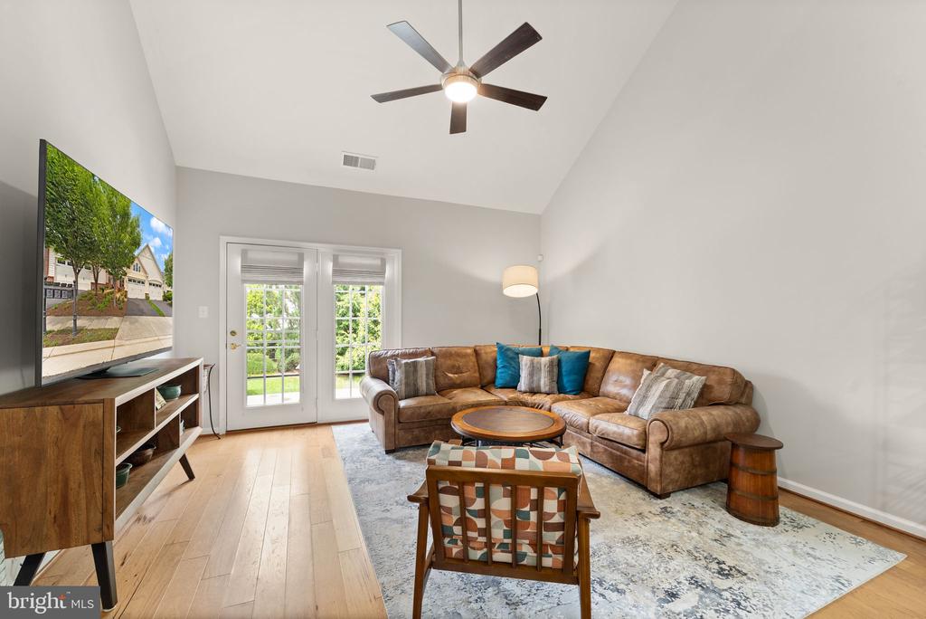 44360 Oakmont Manor Sq