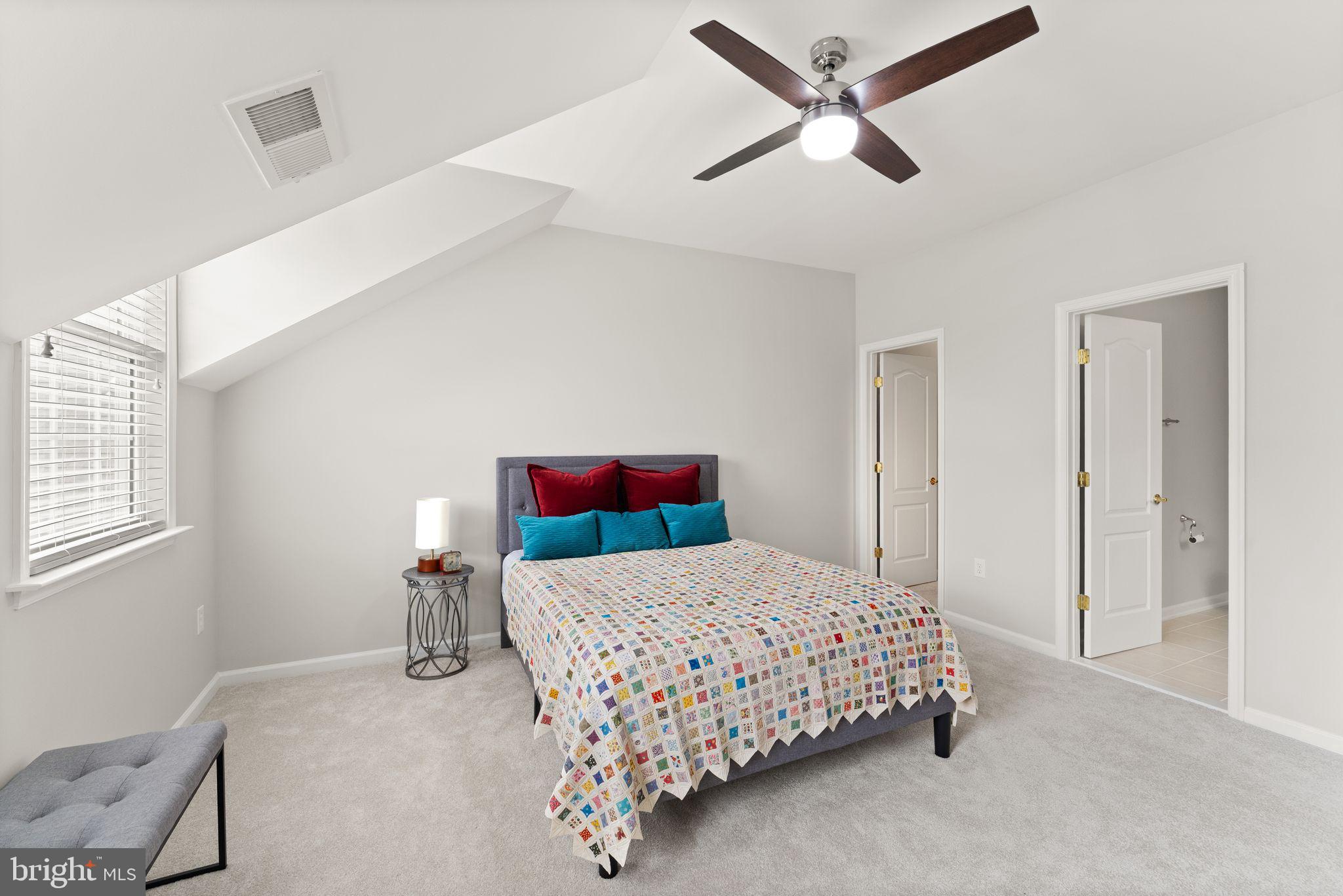 44360 Oakmont Manor Sq