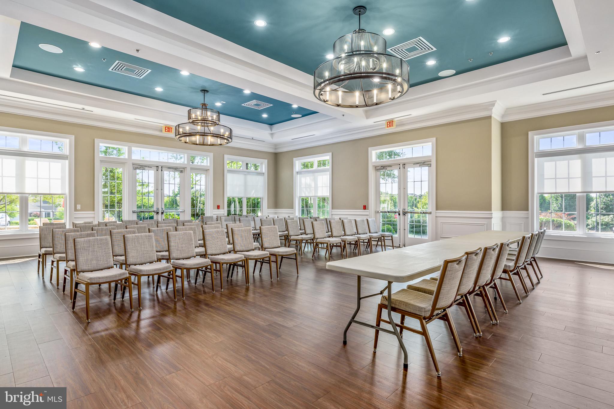 44360 Oakmont Manor Sq