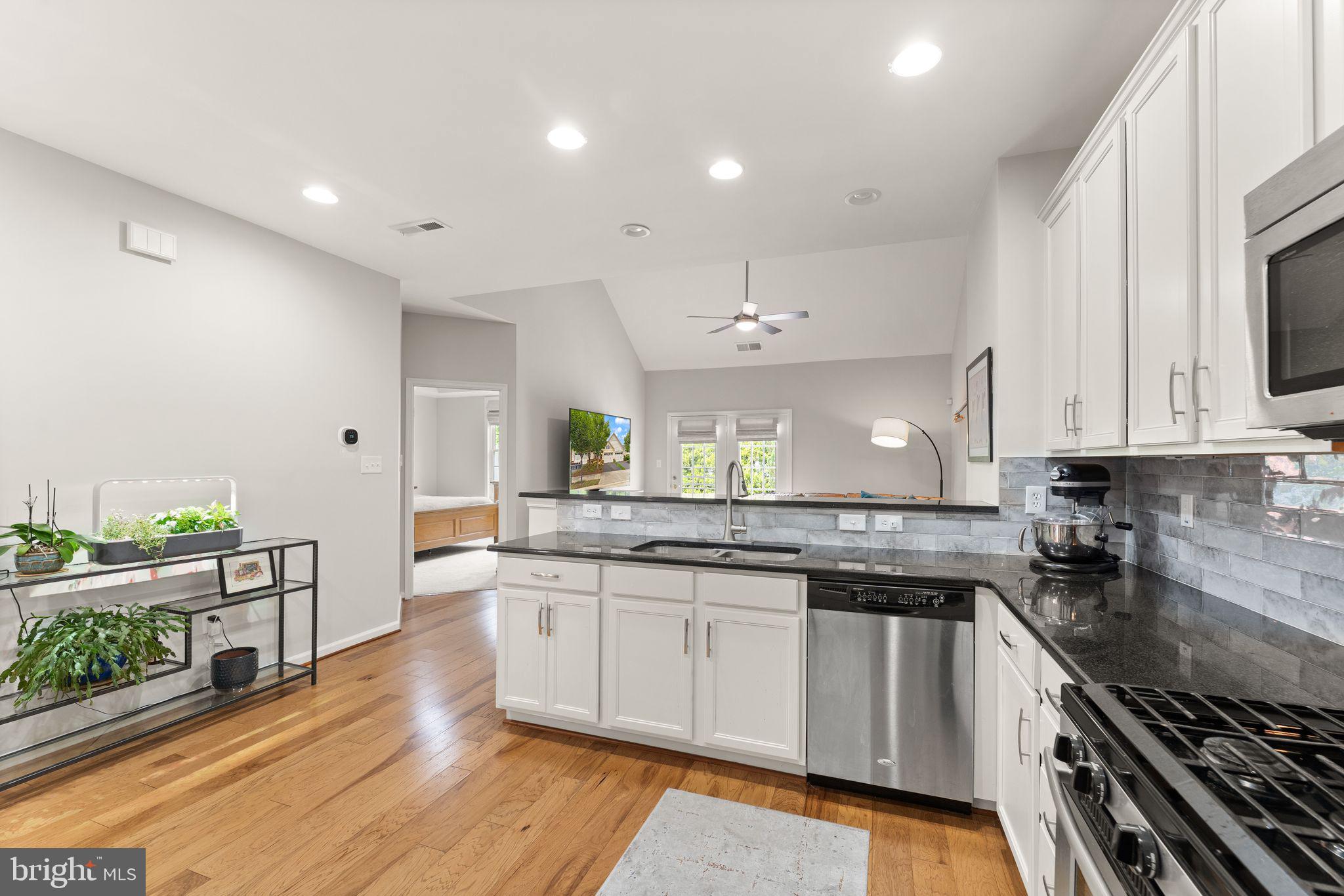 44360 Oakmont Manor Sq