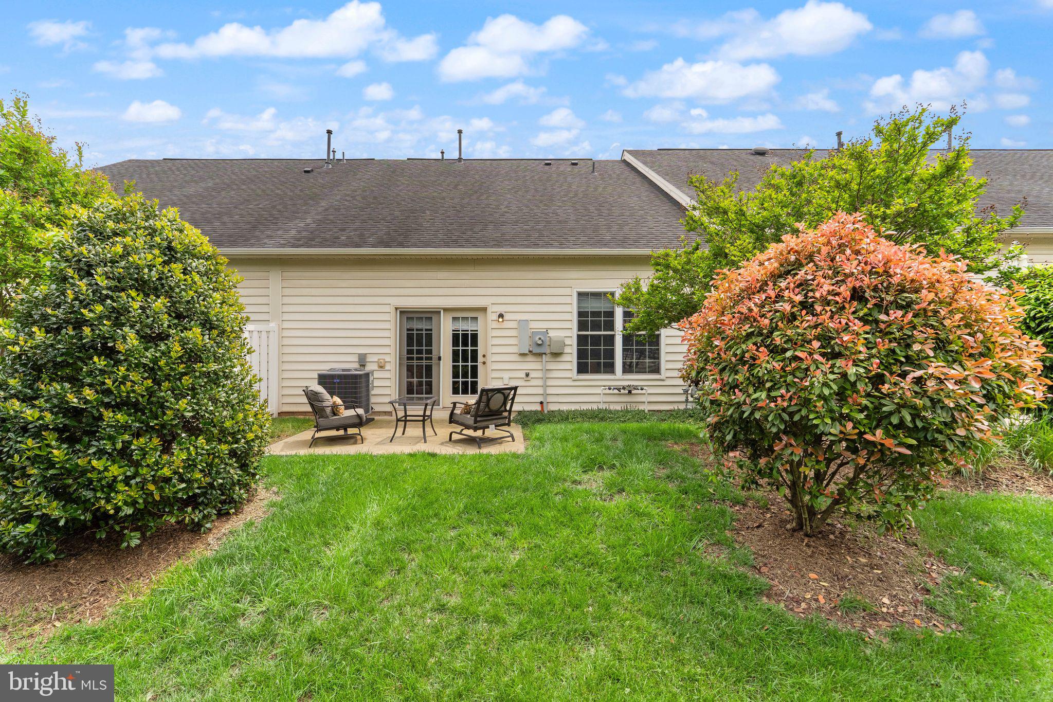 44360 Oakmont Manor Sq