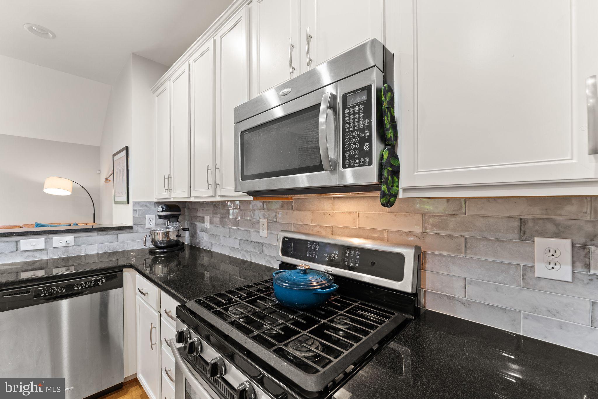 44360 Oakmont Manor Sq