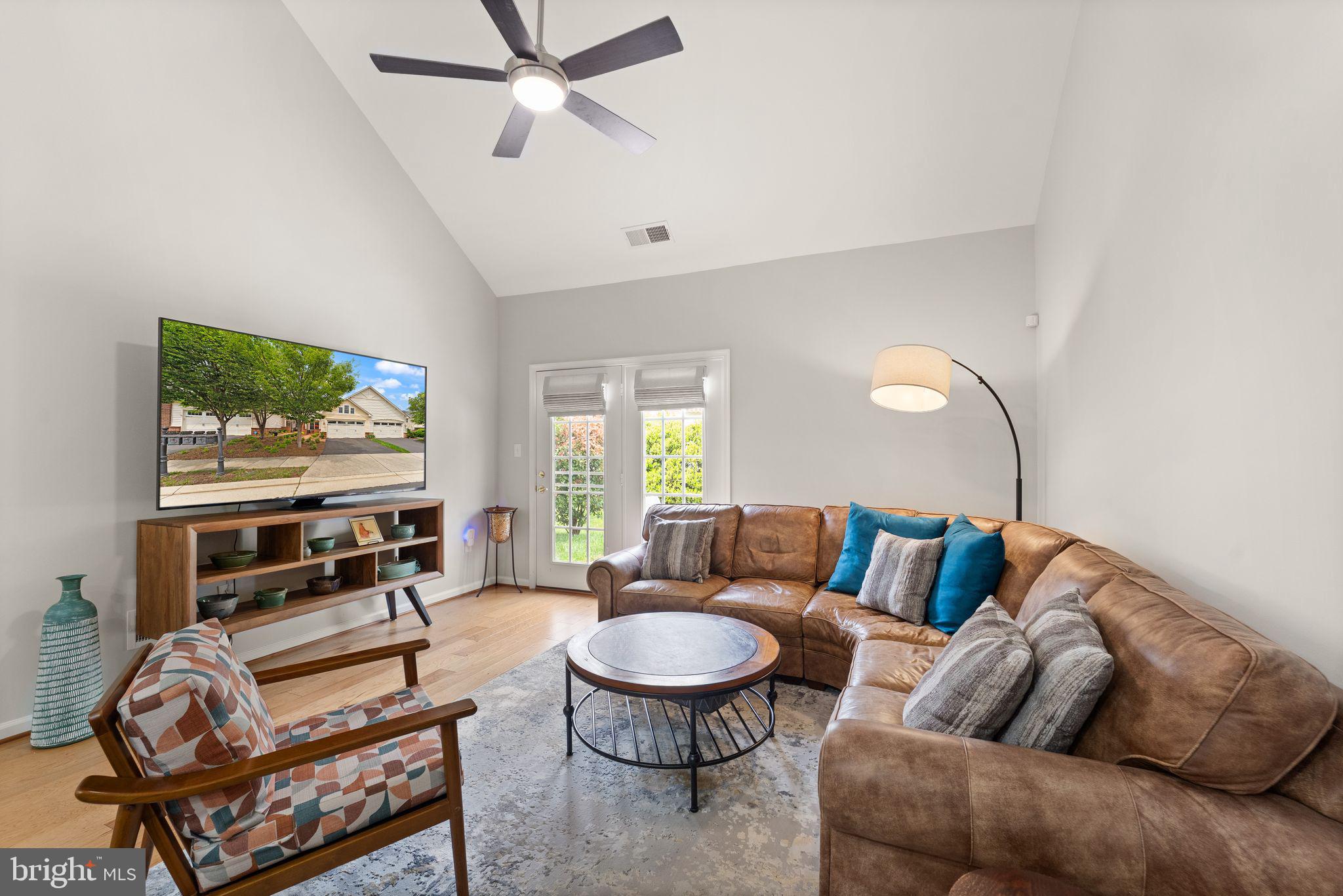 44360 Oakmont Manor Sq