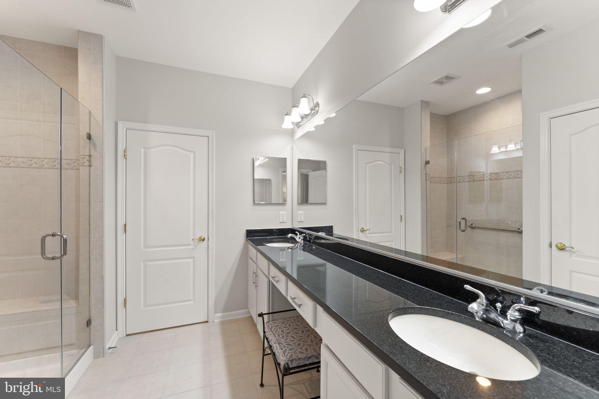 44360 Oakmont Manor Sq