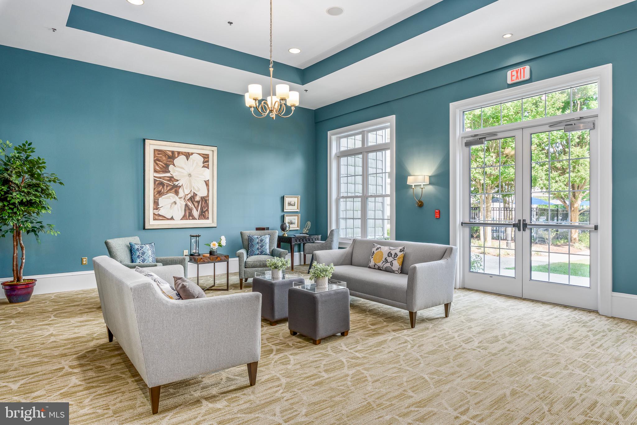 44360 Oakmont Manor Sq