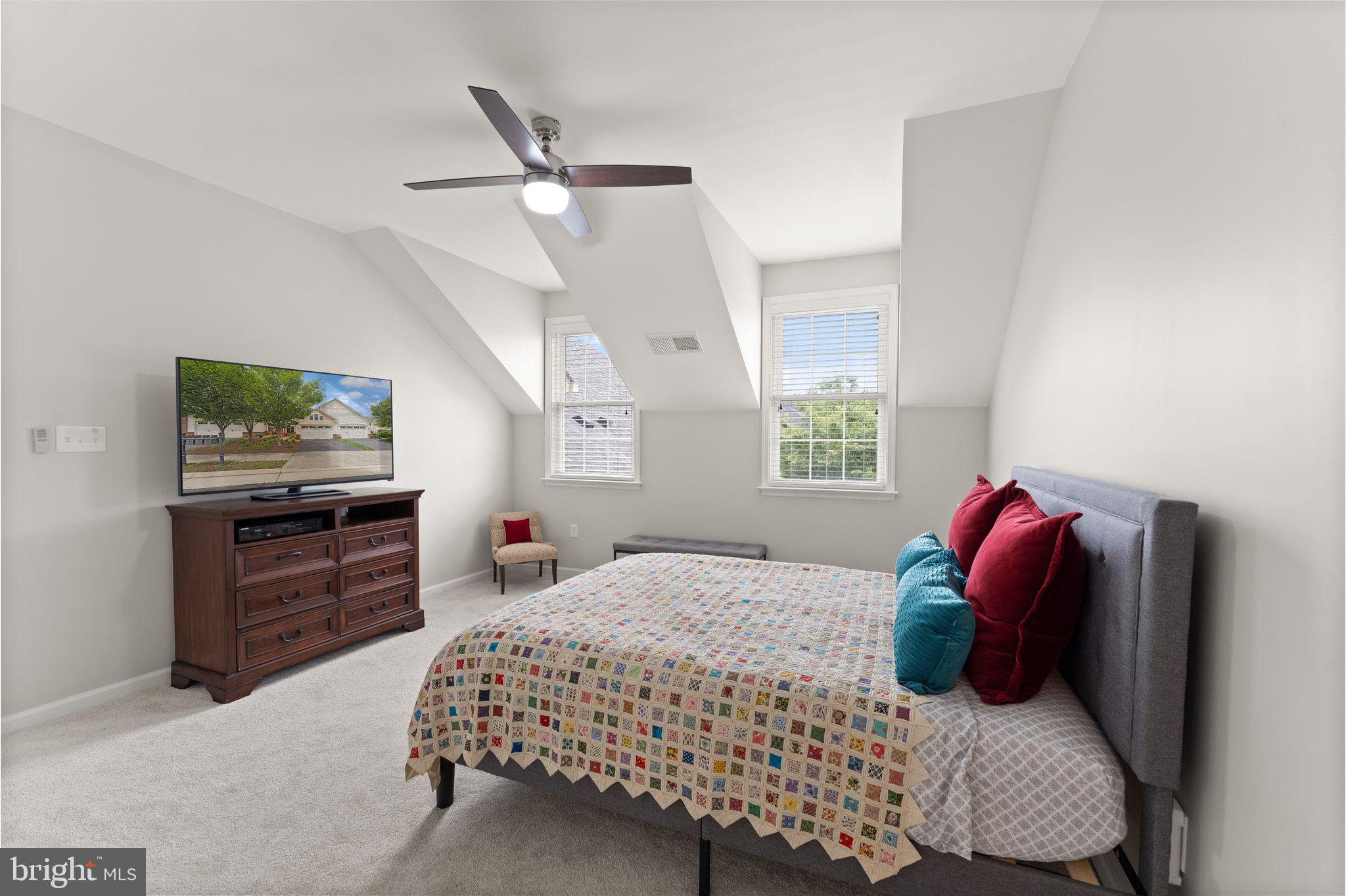 44360 Oakmont Manor Sq