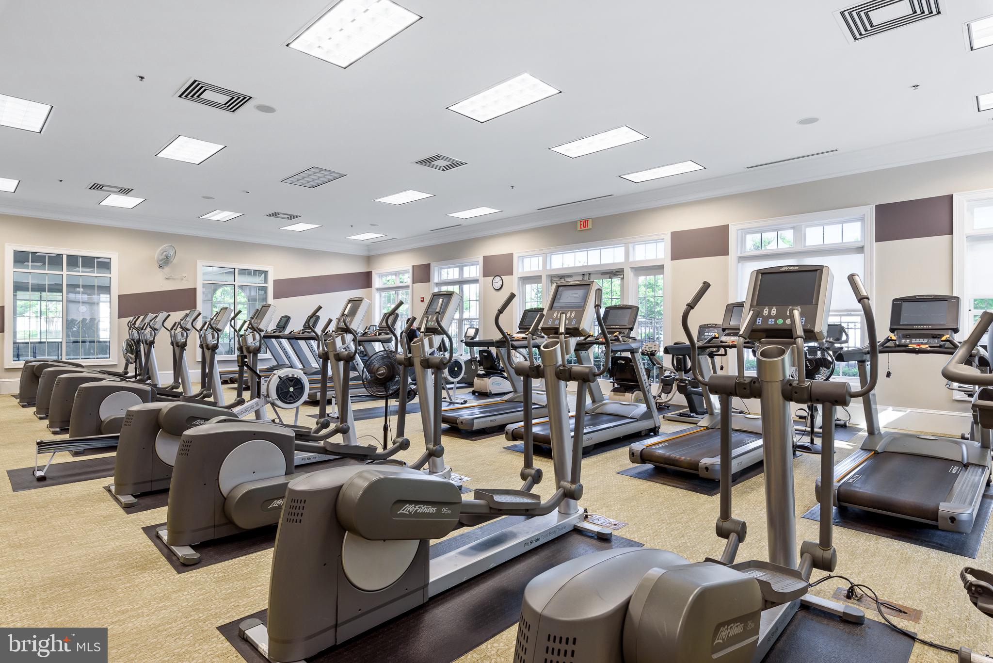 44360 Oakmont Manor Sq