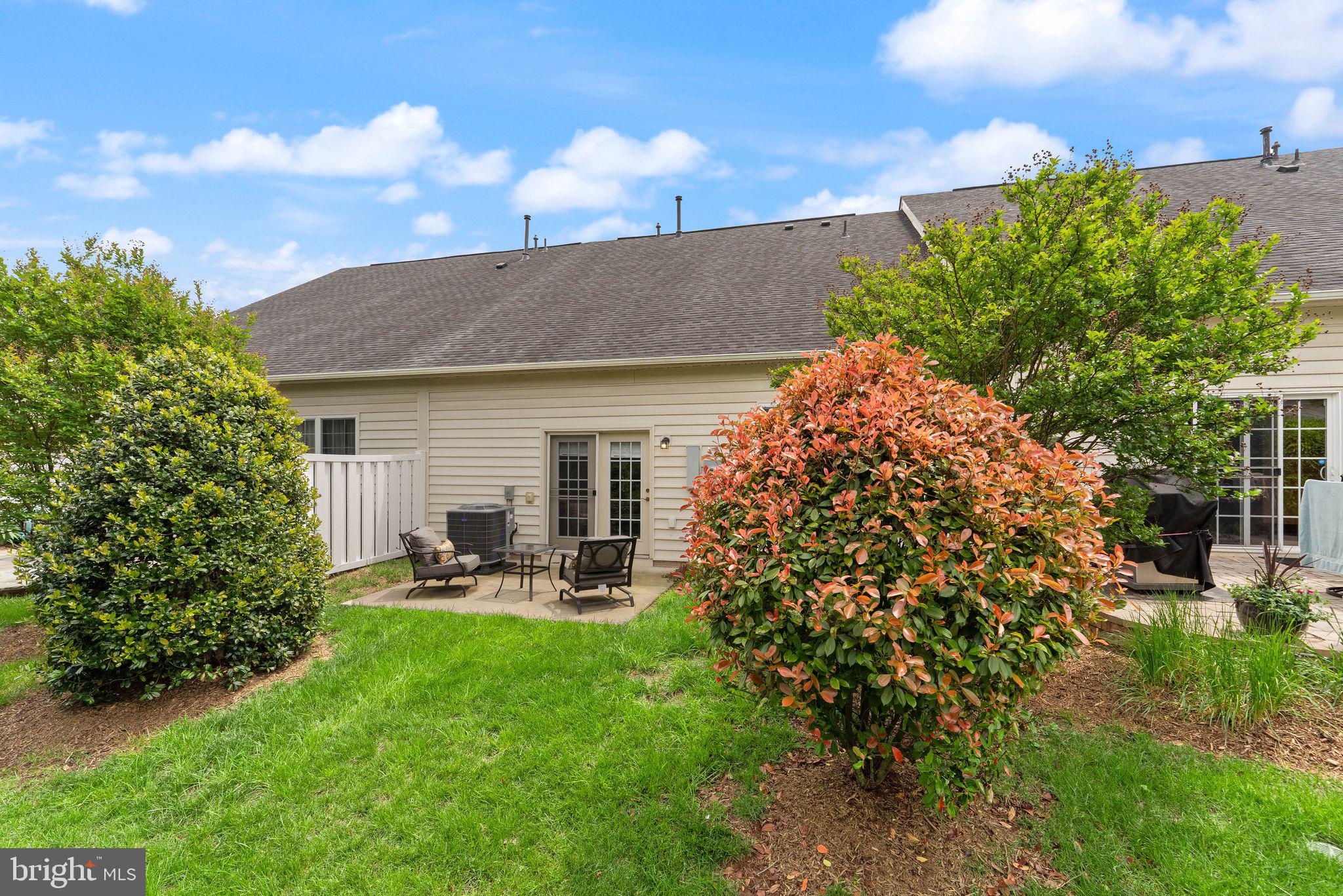 44360 Oakmont Manor Sq