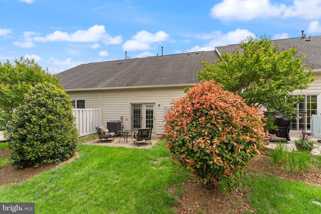 44360 Oakmont Manor Sq