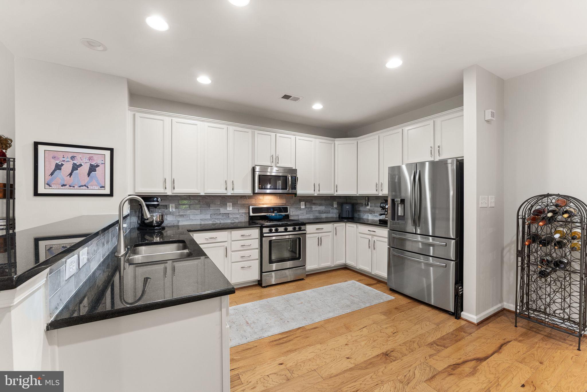 44360 Oakmont Manor Sq