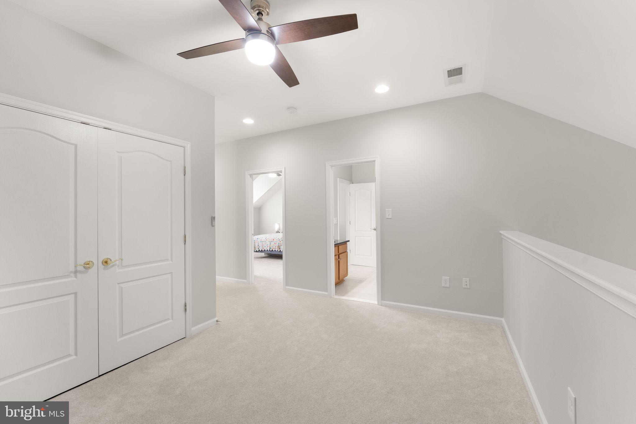 44360 Oakmont Manor Sq