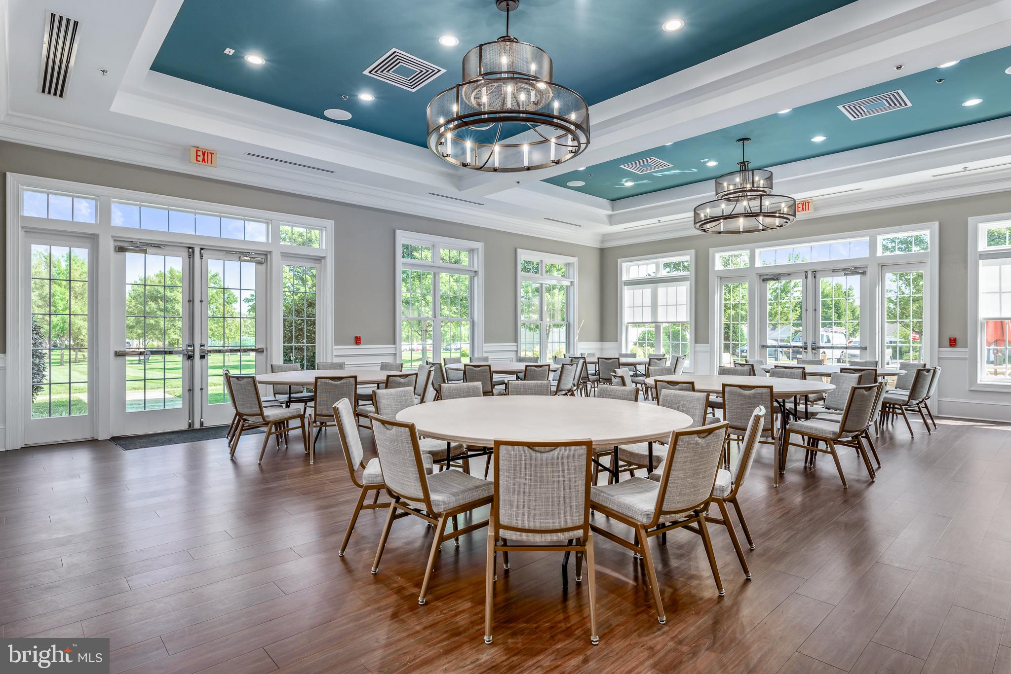 44360 Oakmont Manor Sq