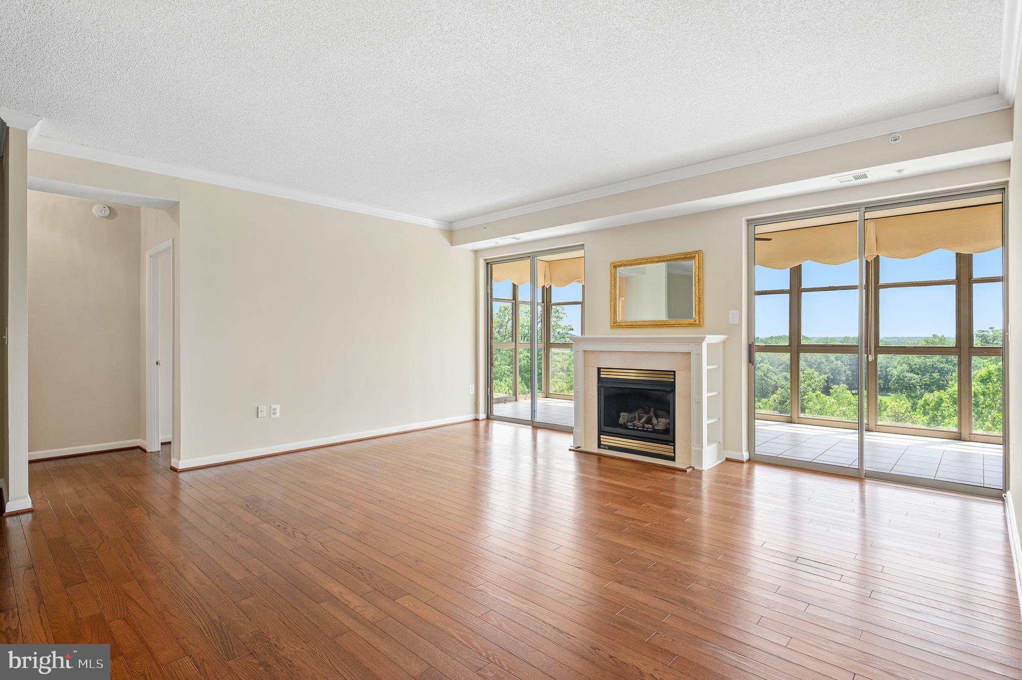 19370 Magnolia Grove Sq #410