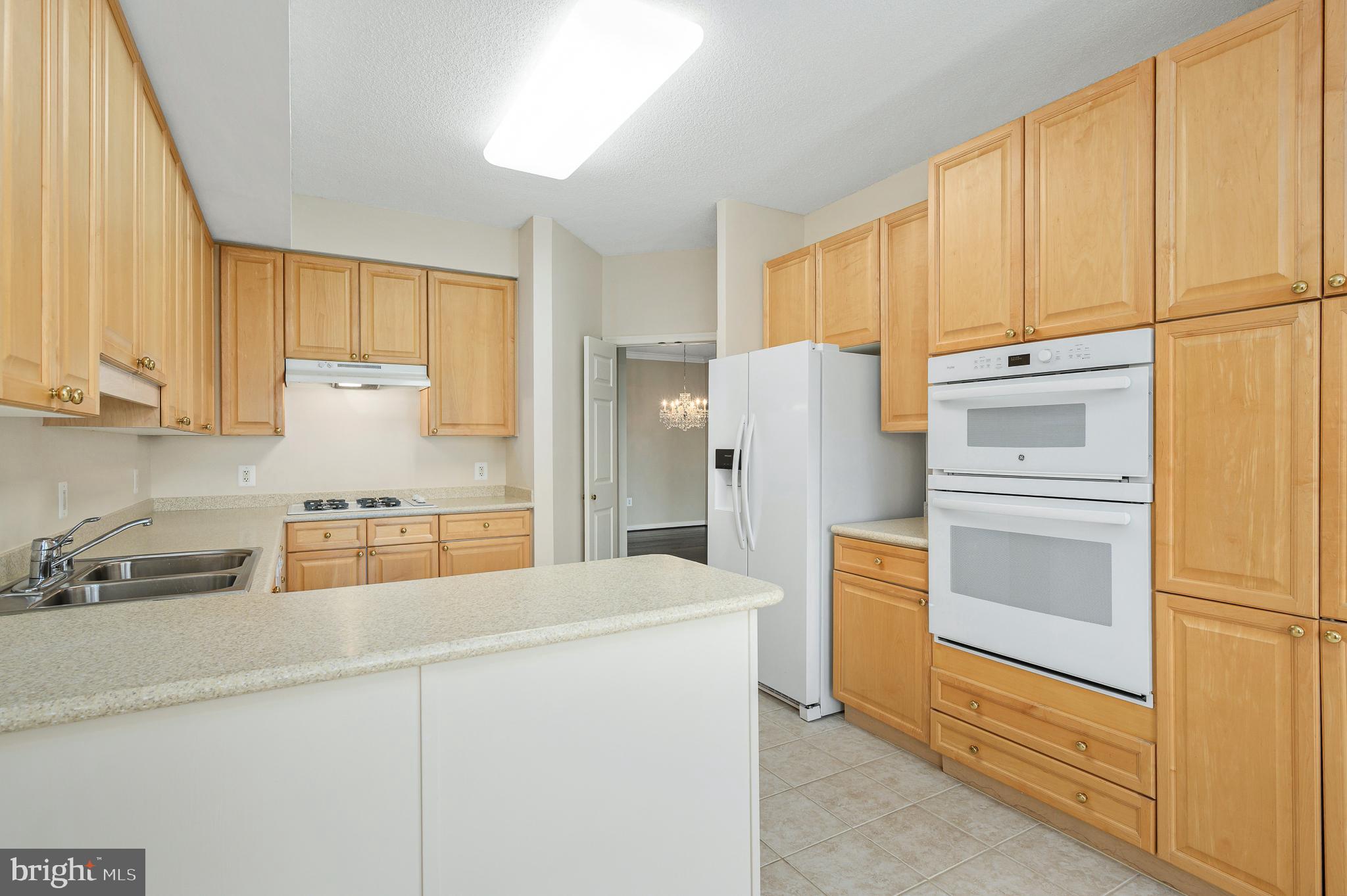 19370 Magnolia Grove Sq #410