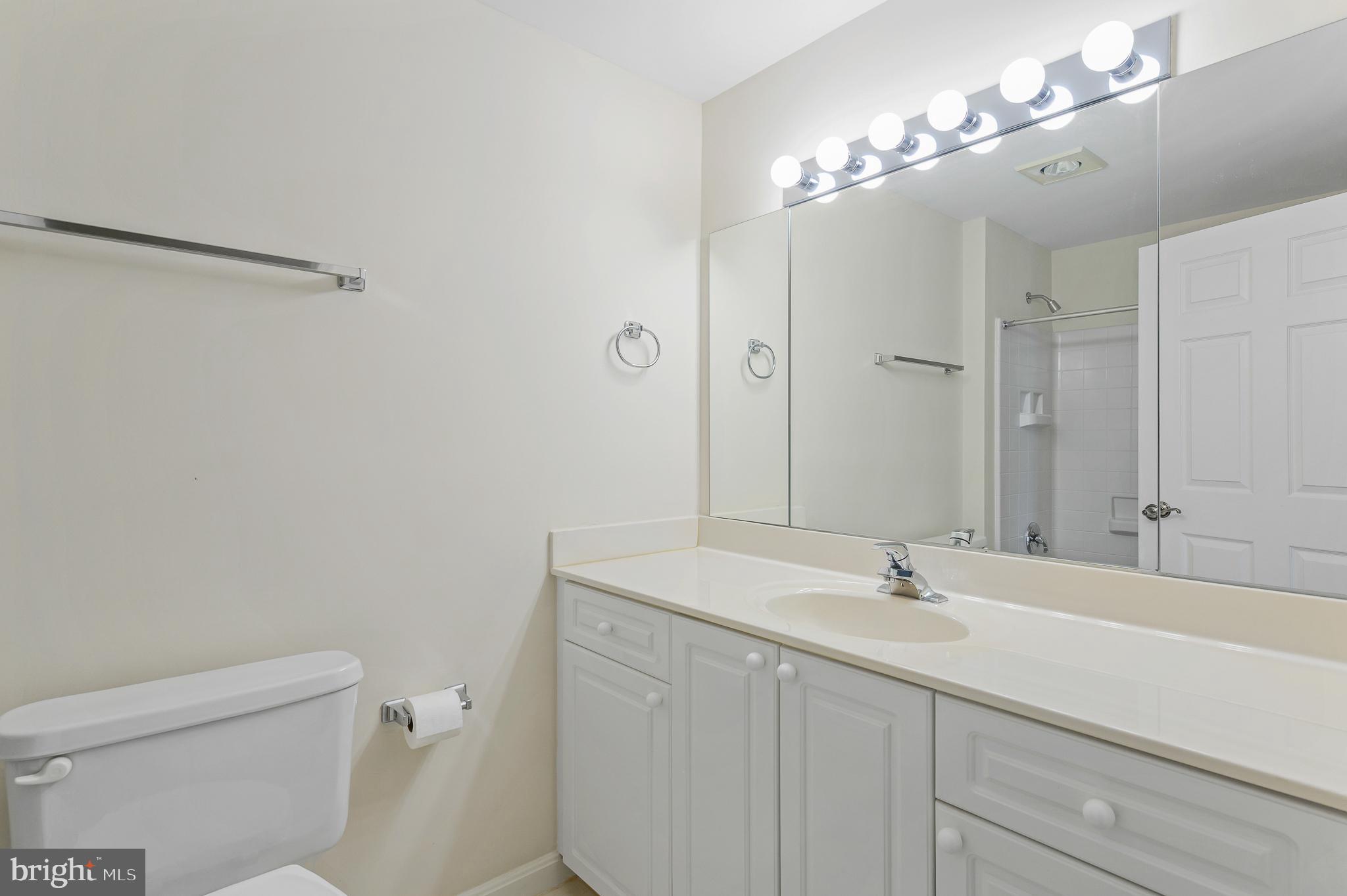 19370 Magnolia Grove Sq #410