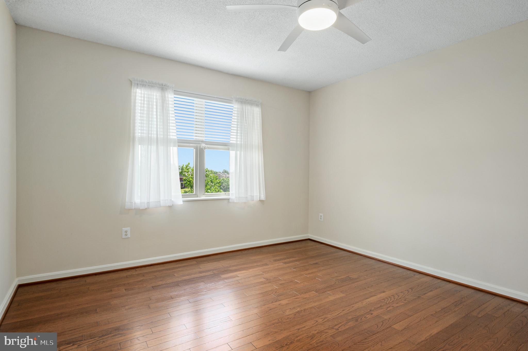 19370 Magnolia Grove Sq #410